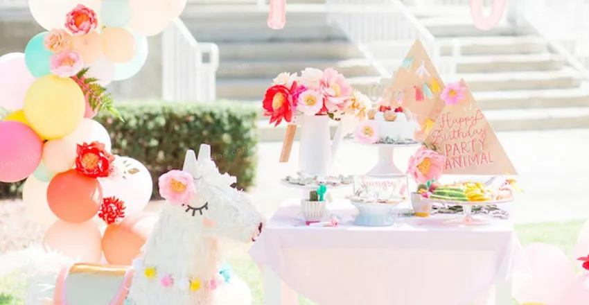 گل آرایی میز تولد کودک