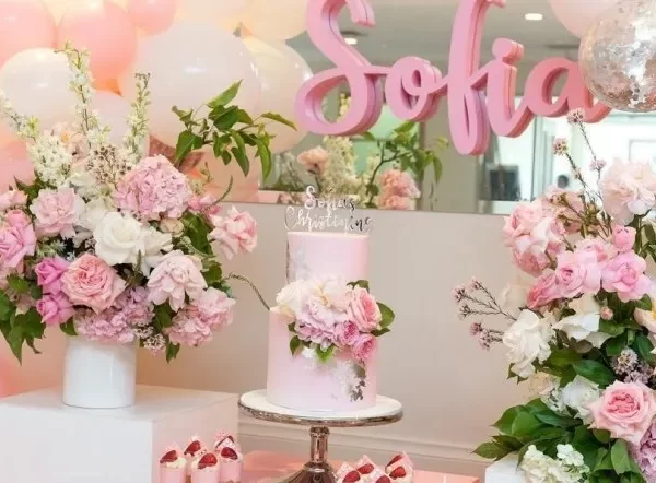 گل آرایی میز تولد کودک