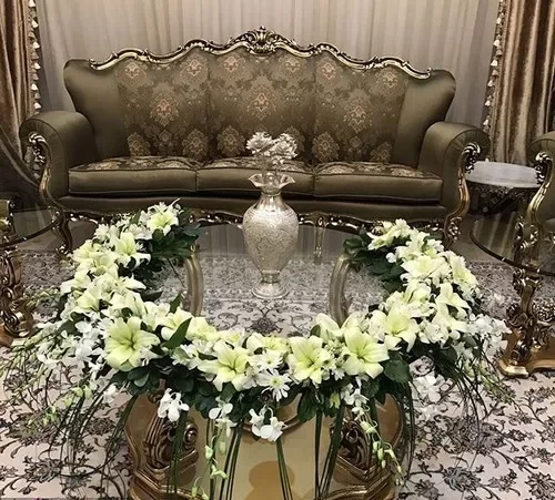 گل آرایی میز گرد