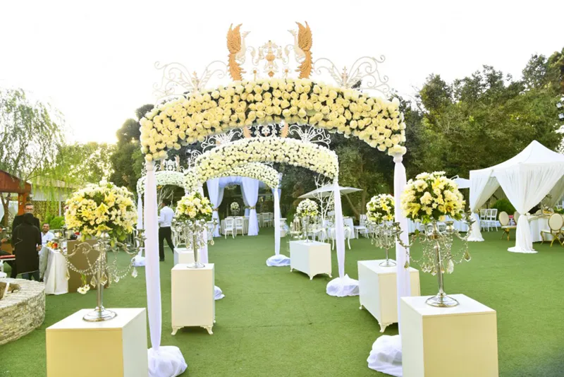 گل آرایی ورودی سالن عروسی