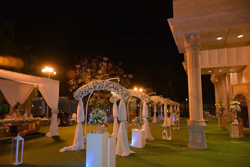گل آرایی ورودی سالن عروسی