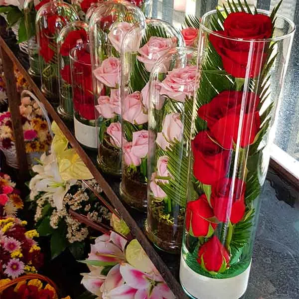 گل آرایی داخل شیشه